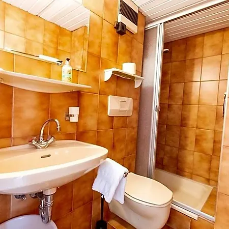 Bed & Breakfast Gaestehaus Ria 3*