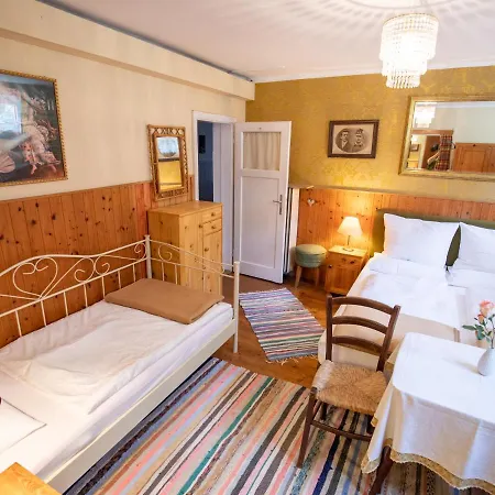 Bed & Breakfast Gaestehaus Ria