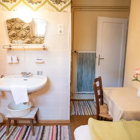 Gaestehaus Ria Bed & Breakfast 3*