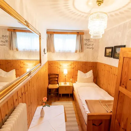 Gaestehaus Ria Bed & Breakfast Pörtschach am Wörthersee
