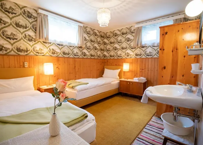 Gaestehaus Ria 住宿加早餐酒店 3*